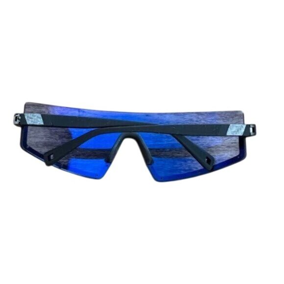 WESTWARD LEANING STUN D-FRAME MATTE-ACETATE SUNGLASSES IN BLACK/BLUE - Picture 6 of 6